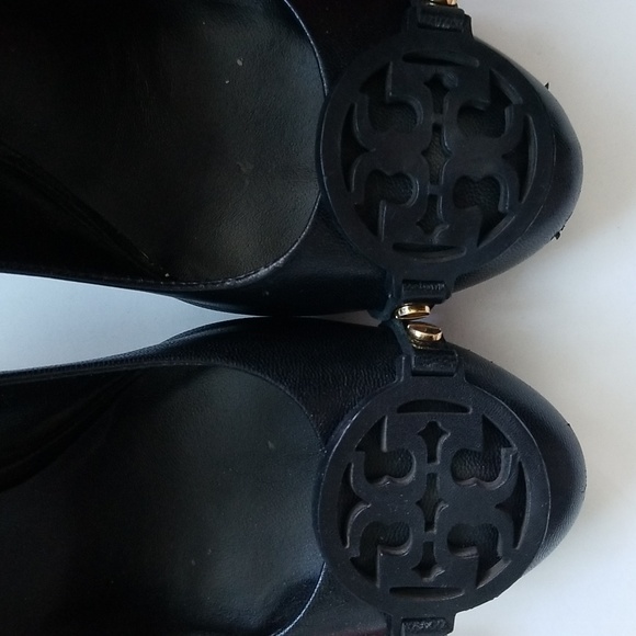 Tory Burch Black Leather Logo Heels Original Box Size 8 M - Picture 2 of 16